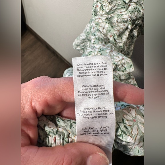 Nwt pretty little thing scrunched sexy maxi dress floral  print with slit size2 - Picture 4 of 17